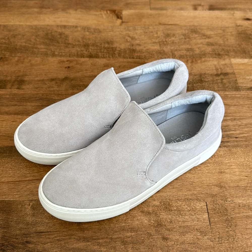 J/Slides NYC pull on Sneakers